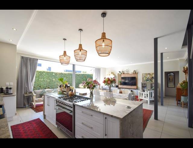 4 BEDROOM HOUSE FOR SALE IN MIDSTREAM ESTATE